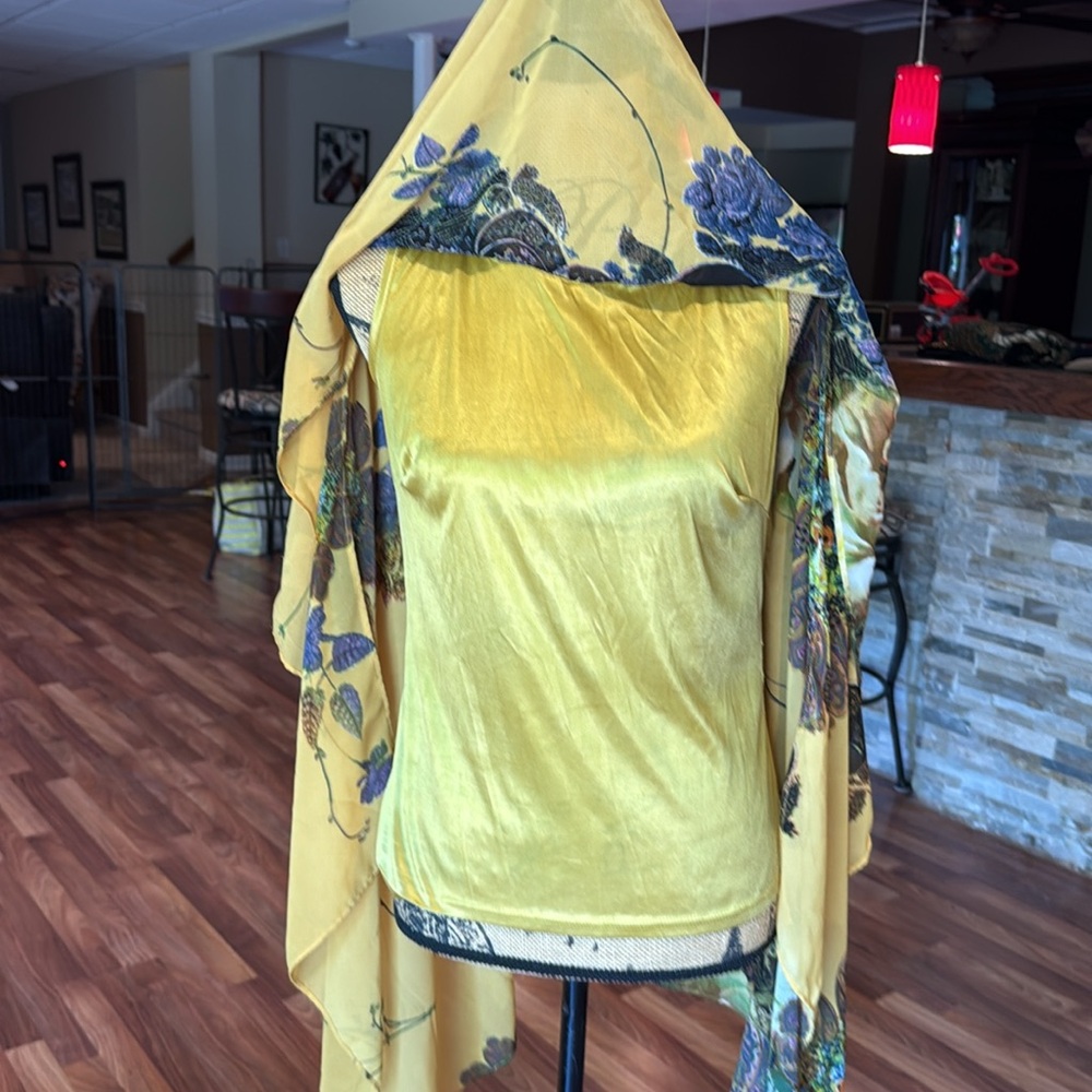 Size medium yellow floral overlay top with attached tank underneath - Picture 5 of 5